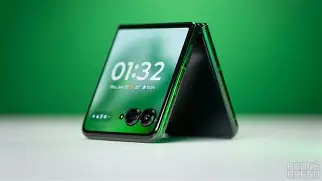 A Professional's Take on the New Motorola Razr Plus 2025